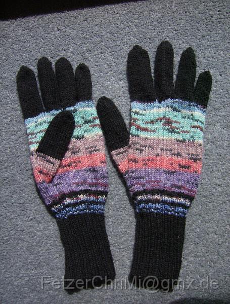 09Mai2008 (1).JPG - Mein erste Versuch, Fingerhandschuhe zu stricken